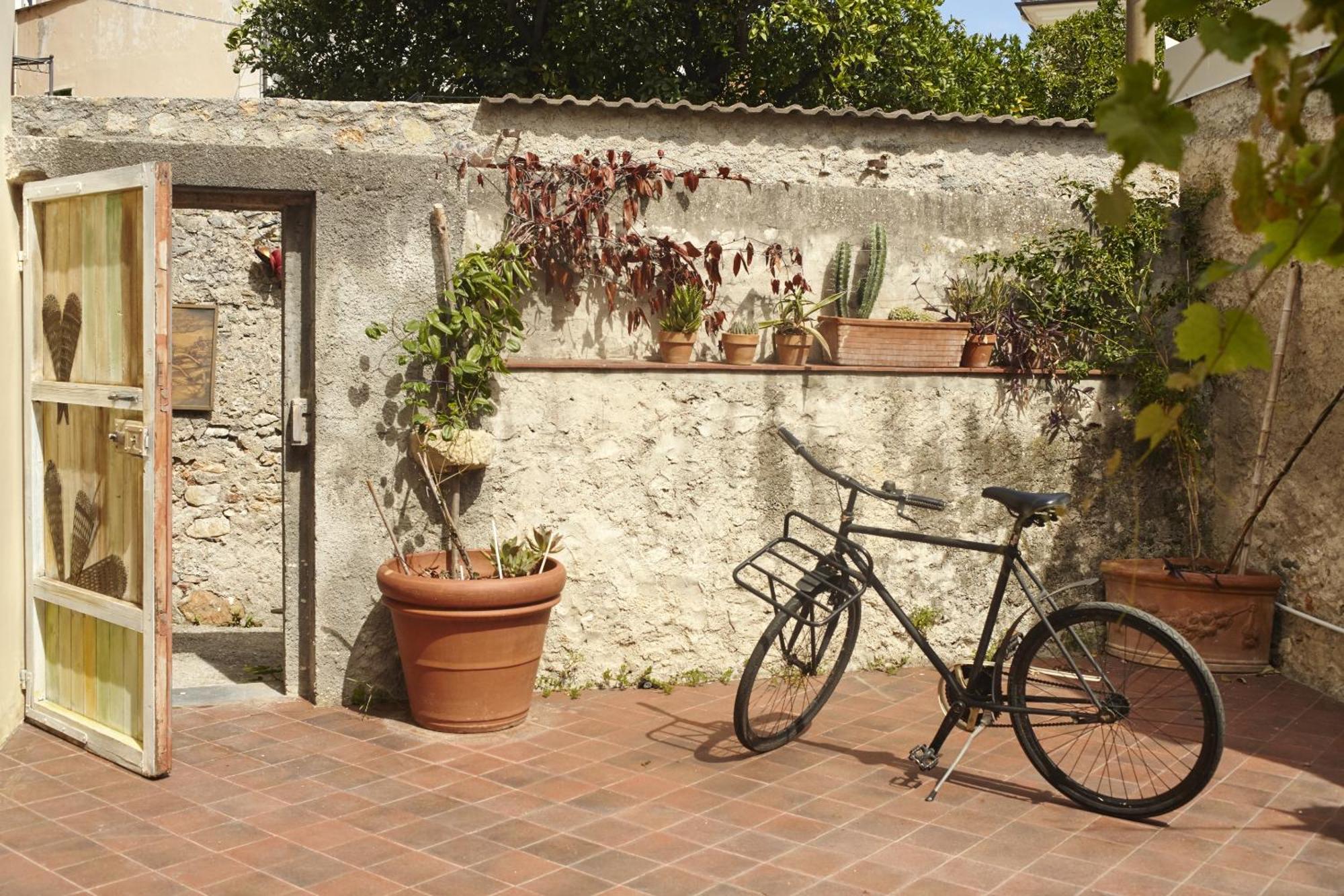 B&B Giardinidivale A 2 Chilometri Da Finale Ligure Борджо-Верецци Номер фото